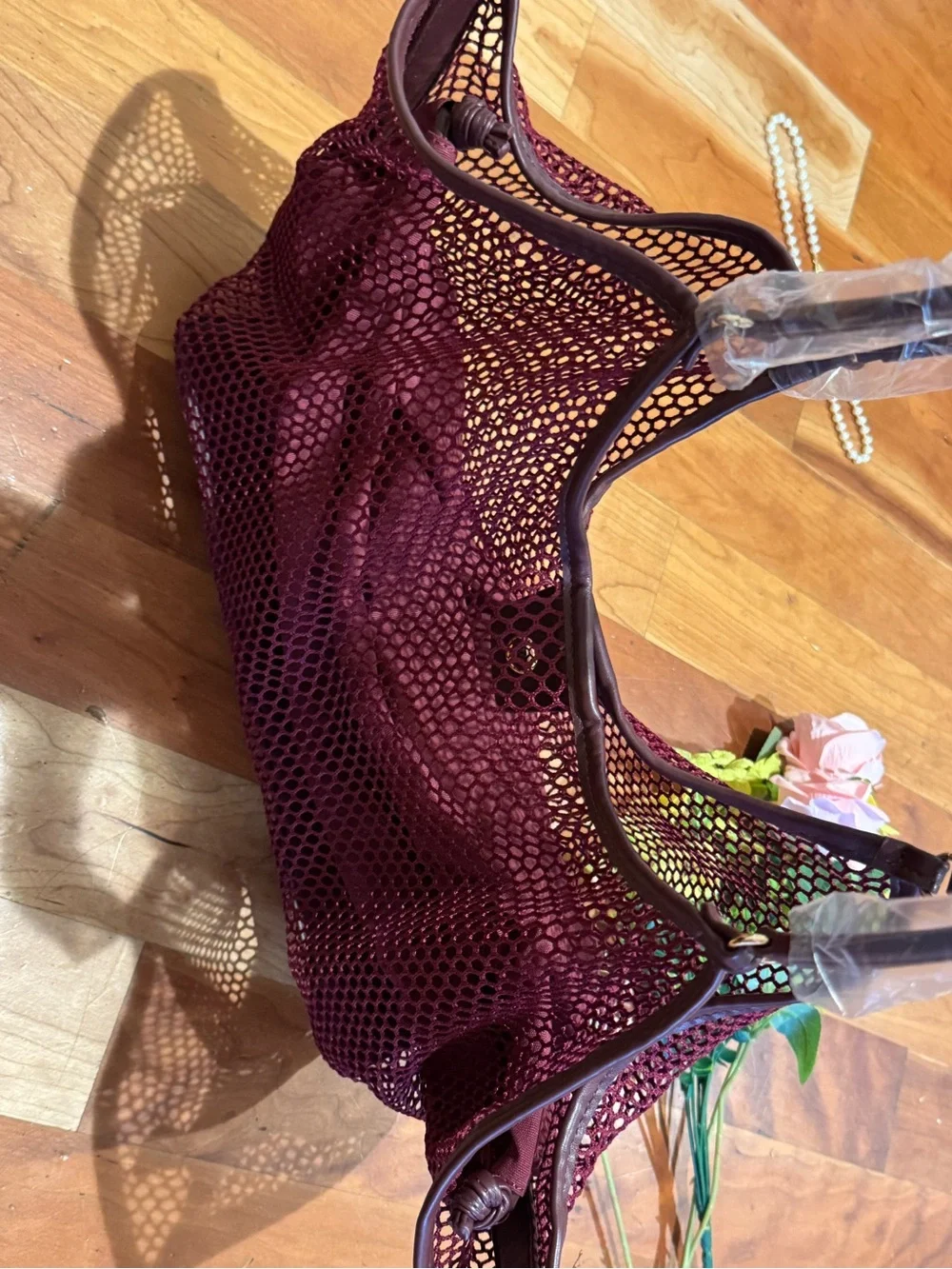Women's Mesh Tote Bag in Burgundy